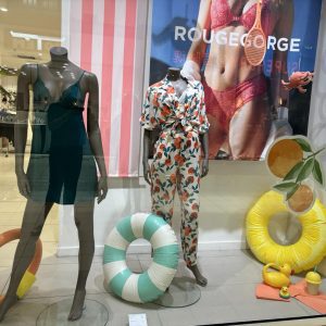 Découvrez les collections bain chez Rouge Gorge ! Découvrez les collections bain chez Rouge Gorge !